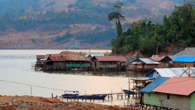 Permukiman warga dekat tambang