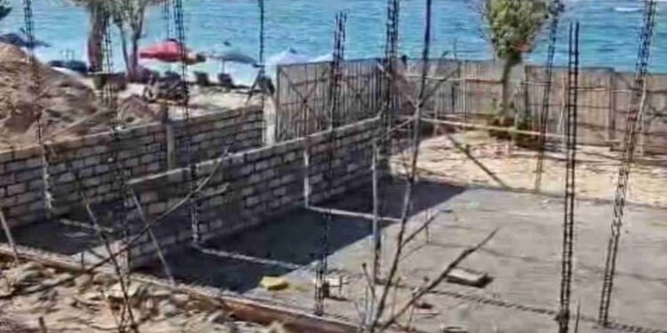 50 Kios Berdiri di Sempadan Pantai Pandawa, Benarkah Tata Ruang Badung Sesuai Aturan?