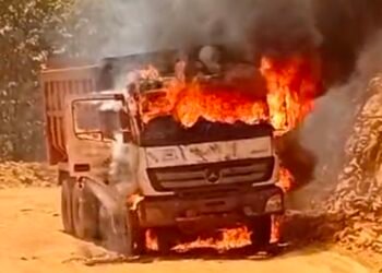 Api Muncul dari Persneling, Mobil di Jalan Hauling PT PBI Terbakar